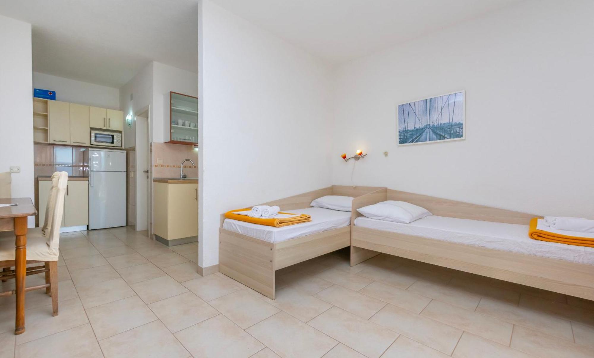 Apartments Ivo - Sea View; ピサック エクステリア 写真